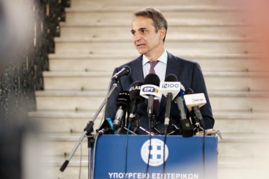 Αναγνώρισε τη μεγάλη ύφεση στην οικονομία – προανήγγειλε πακέτο στήριξης στη ΔΕΘ