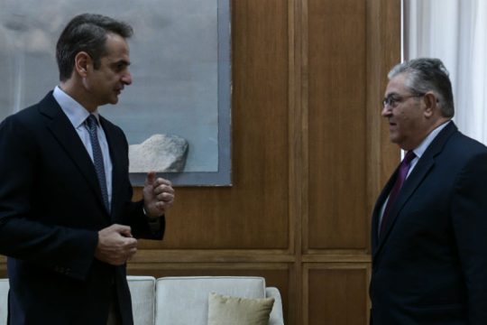 Και το ΚΚΕ διαψεύδει Πέτσα για τη γραπτή συμφωνία