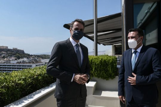 Για το κόμμα ή για την πατρίδα ρε γαμώτο;