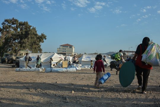 Νέα πορεία διαμαρτυρίας στη Λέσβο, ενισχύουν τις δυνάμεις καταστολής