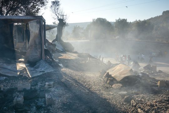 31 οργανώσεις ζητούν άμεση βοήθεια για τους άστεγους πρόσφυγες της Μόριας