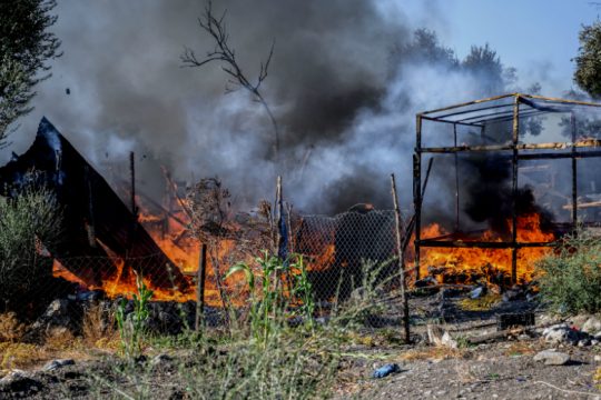 Πυρ ομαδόν από την αντιπολίτευση