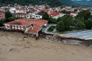 Πώς κοπήκανε στις όχθες οι ποταμοί γι’ ανθρώπων έργα