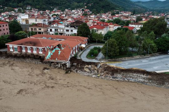 Πώς κοπήκανε στις όχθες οι ποταμοί γι’ ανθρώπων έργα