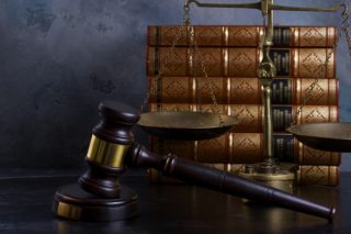 «Σωσίβιο» του Νομικού Συμβουλίου του Κράτους προς πτυχιούχους