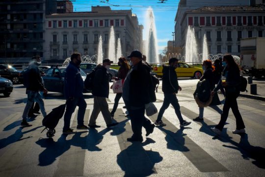 Ξεπέρασαν τα 11.660 τα κρούσματα, πέντε επιπλέον θάνατοι από κορονοϊό