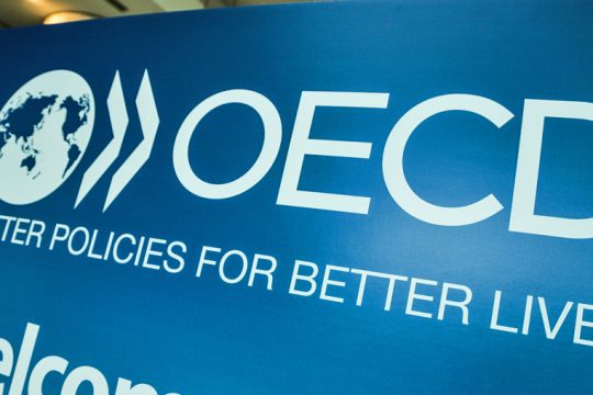 4,5% αντί για 6% η ύφεση της παγκόσμιας οικονομίας το 2020 λέει τώρα ο ΟΟΣΑ