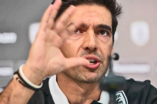 Ποντάρει στο καλό φεγγάρι και στη γνώση του Φερέιρα