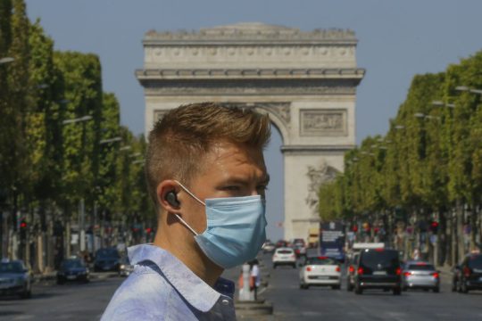 «Καμπανάκι» για Γαλλία, ενώ η Αυστραλία χαλαρώνει το αυστηρό lockdown