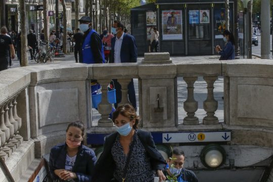 Επιδείνωση στην Ευρώπη, πάνω από 10.000 κρούσματα στη Γαλλία σε ένα 24ωρο