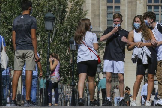 Ρεκόρ κρουσμάτων στη Γαλλία από την αρχή της πανδημίας