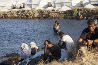 Πρόσφυγες και μετανάστες μια κραυγή: «Δεν θέλουμε νέα Μόρια»