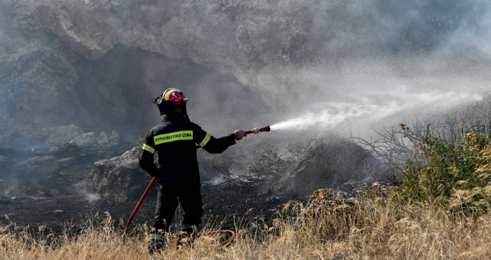 Πύρινα μέτωπα σε Κόρινθο και Αχαΐα