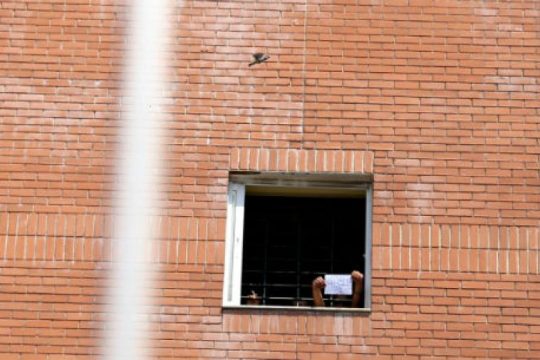 Στη Βουλή νέα καταγγελία για βασανιστήρια κρατουμένου στο Αλλοδαπών