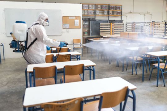 Επιβεβαιωμένο κρούσμα εκπαιδευτικού και μαθητή σε σχολεία της Νέας Σμύρνης και του Παλαιού Φαλήρου