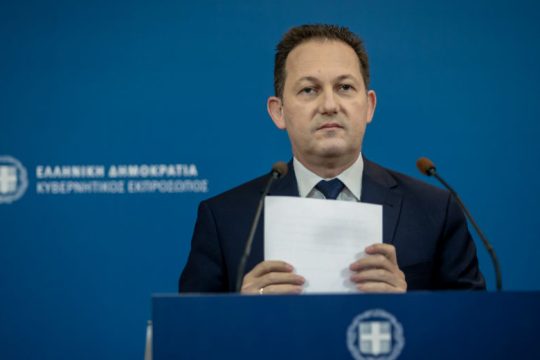 Ετοιμάζει νέα λίστα Πέτσα για τους καναλάρχες, κουνάει και το δάχτυλο