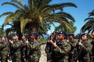 Από το αυτί και στον λοχία