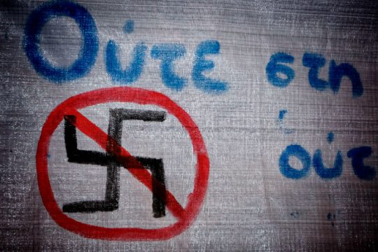 Στρουθοκάμηλος με σβάστικα