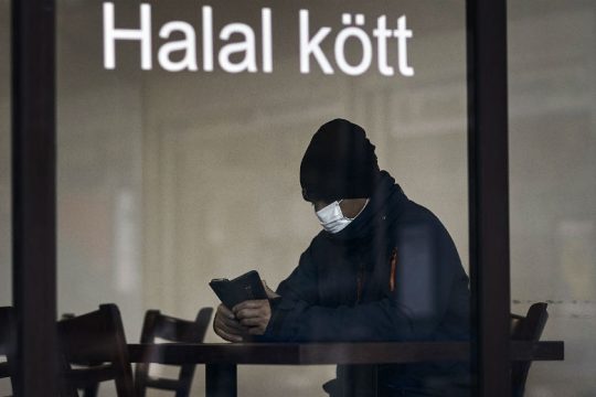 Έξαρση κρουσμάτων στη Σουηδία – στο τραπέζι καινούργια μέτρα