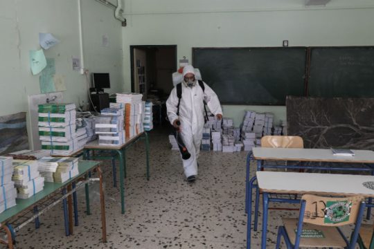 Αλαλούμ με τα «λουκέτα» στα σχολεία