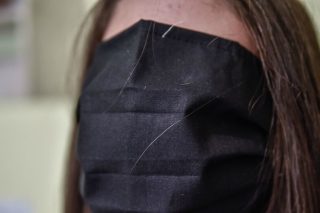 Ράβε, ξήλωνε και μάσκα να σου λείπει