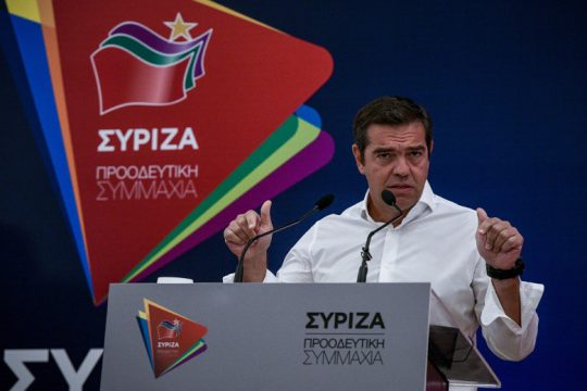 Κίτρινες κάρτες από Τσίπρα για τα επικοινωνιακά φάουλ
