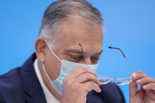 Γυαλιά ή μάσκα;