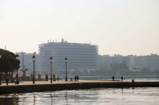 Θεσσαλονίκη: Δεν χώρεσαν στις κανονικές αίθουσες