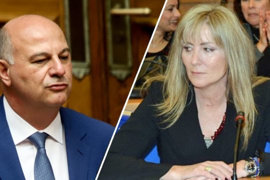 Με κόλπα «διώχνουν» τον… μπελά Τουλουπάκη