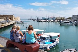 Επανεκκίνηση της κρουαζιέρας στην Ελλάδα… κι ο Θεός βοηθός