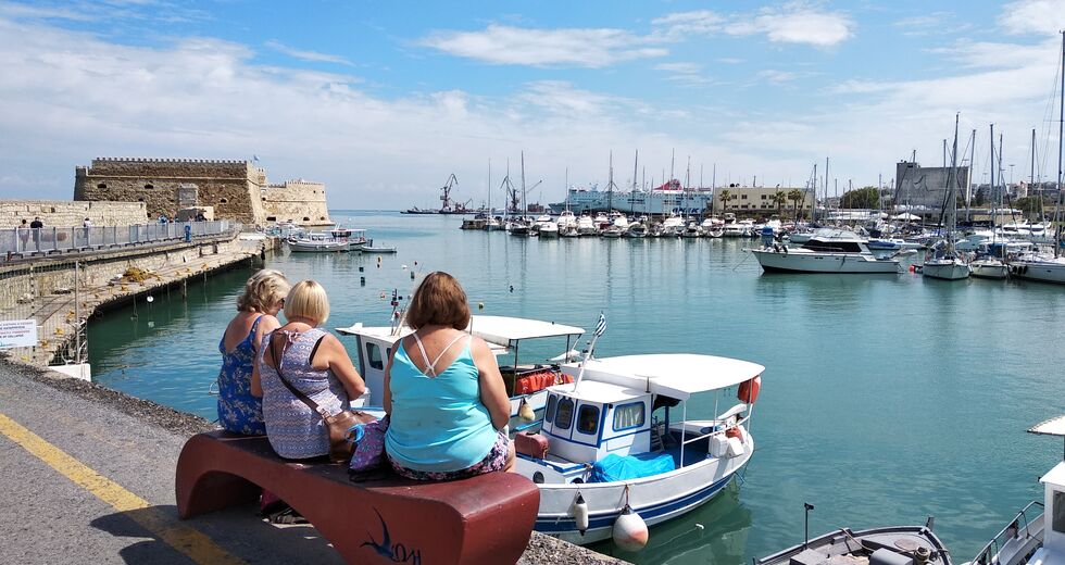 Επανεκκίνηση της κρουαζιέρας στην Ελλάδα… κι ο Θεός βοηθός