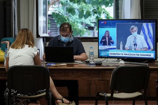 Σωτ. Τσιόδρας: Μαχαίρι με δύο όψεις η μάσκα