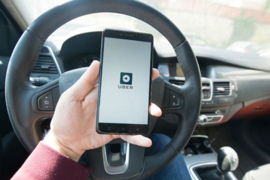 Δοκιμαστικό «ελευθέρας» στην Uber για 18 μήνες στο Λονδίνο