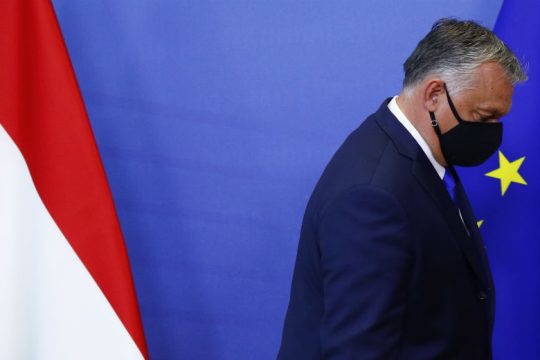 Σε πορεία σύγκρουσης Ουγγαρία- Πολωνία με τις Βρυξέλλες