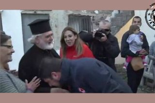 Press Cafe: Ρώτησα τον Χαρδαλιά, να φιλήσω τον παπά