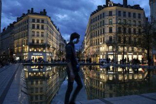 Η Ευρώπη στήνει «κυματοθραύστες» για το δεύτερο σφοδρό κύμα της πανδημίας
