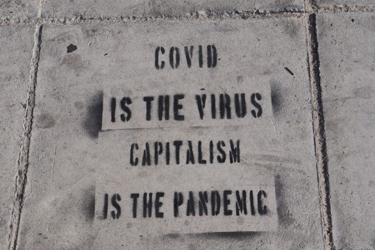 Ευρω-μέτρα που μοιάζουν ασπιρίνες μπροστά στον κορονοϊό που θερίζει