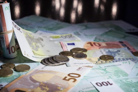 Οι δανειστές θα κρίνουν αν θα έρθει νέα ρύθμιση χρεών