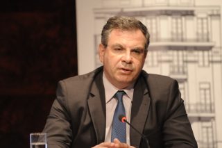 Δύο σενάρια από ΙΟΒΕ