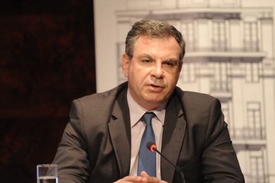 Δύο σενάρια από ΙΟΒΕ
