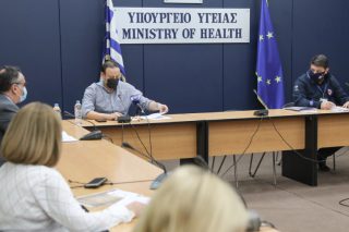 Νέο άλμα στα κρούσματα, 6 νέοι θάνατοι από Covid-19