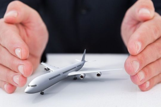 Η κρατική ΥΠΑ τροχοδρομεί σε ιδιωτικό διάδρομο