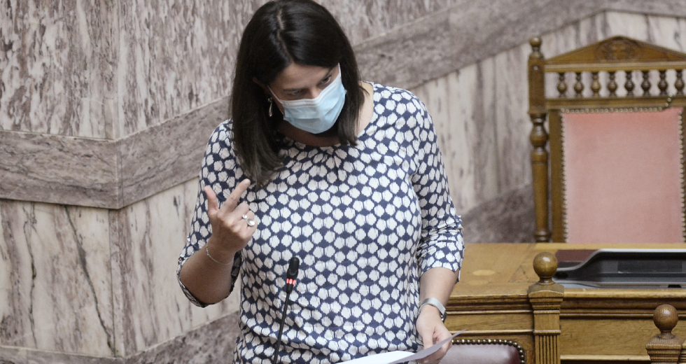 Η εθνική συνείδηση της κ. Κεραμέως