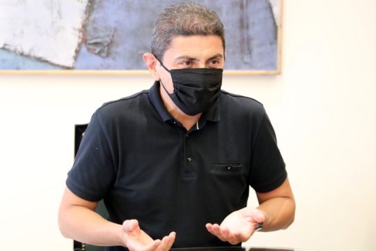 Κυβέρνηση υπέρ συμφερόντων