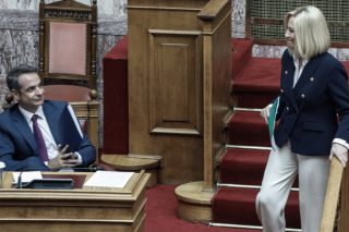 Oι εσωκομματικές έριδες και η χώρα