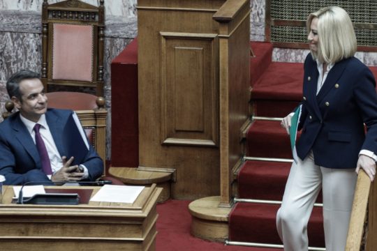 Oι εσωκομματικές έριδες και η χώρα