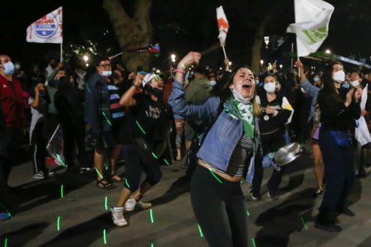 Συντριπτικά υπέρ της αλλαγής του Συντάγματος Πινοσέτ οι Χιλιανοί