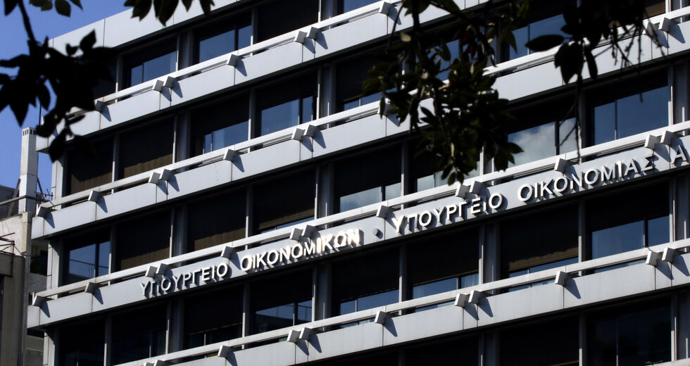 Σε θολά νερά ο προϋπολογισμός