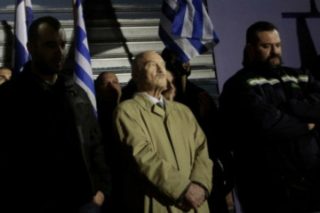 Όταν η ΟΝΝΕΔ τιμούσε τον δολοφόνο Καλαμπόκα με ομιλητή το ναζιστή Αρβανίτη