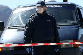 Σε καραντίνα με ανοικτά σχολεία…